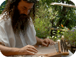 Moshe plays the Zither - ��� ���� �����